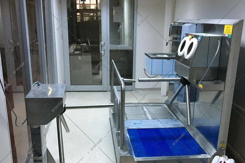 Hygiene Station with Turnstile – Sink-Integrated Hand and Foot Disinfection System - Görsel 8